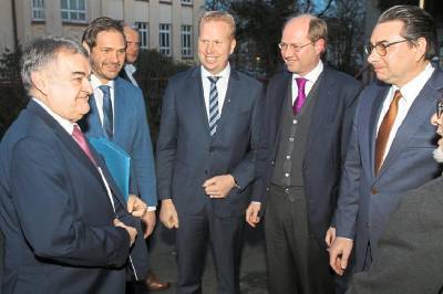 v.l. Innenminister NRW- Herbert Reul, Stadtverbandsvorsitzender Peter Lehmann, Henning Rehbaum MdL NRW, Landrat Dr. Olaf Gericke, Brgermeister der Stadt Ahlen, Dr. Alexander Berger