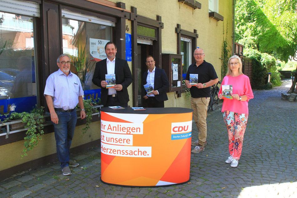 „Gemeinsam für Ahlen“ lautet die Überschrift des CDU-Wahlprogramms, das Ralf Marciniak, Peter Lehmann, Matthias Harman, Martin Hegselmann und Iris Binder (v.l.) am Mittwoch vorstellten. (Peter Harke)